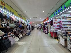 Lucky Plaza (D9), Shop House #521626401